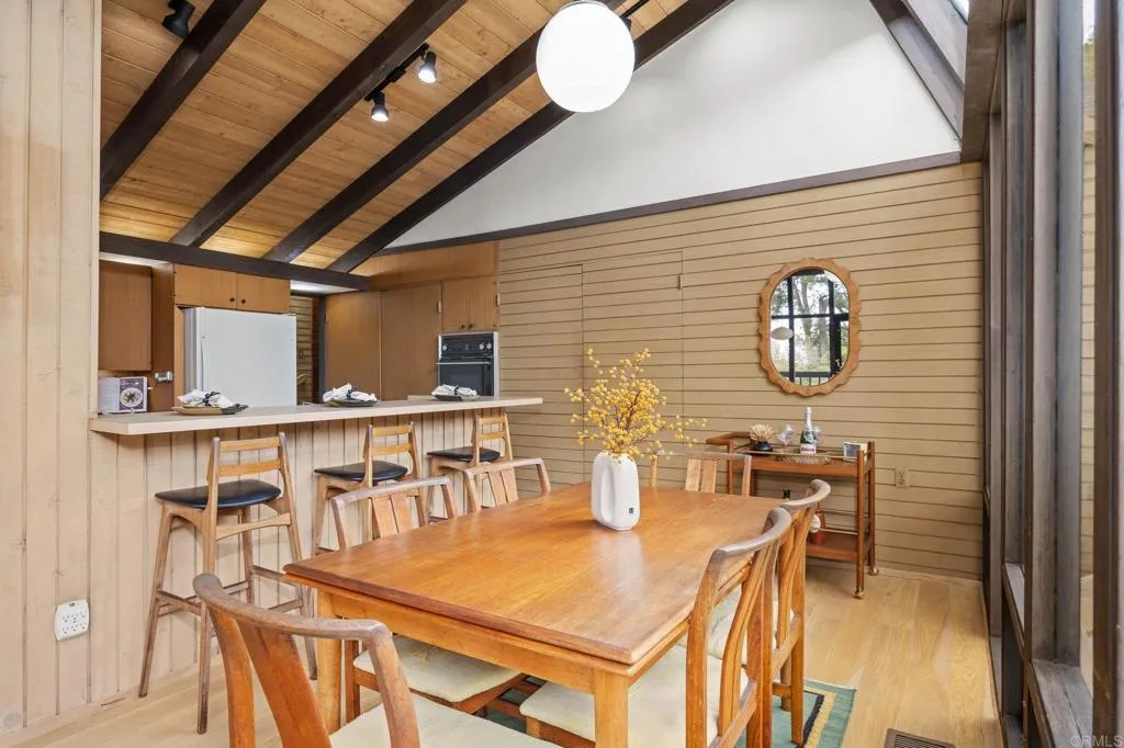 https://cdn.realtyfeed.com/cdn/127/306780743/6d68e1f4168409f0e007fe8c0c40761d.webp