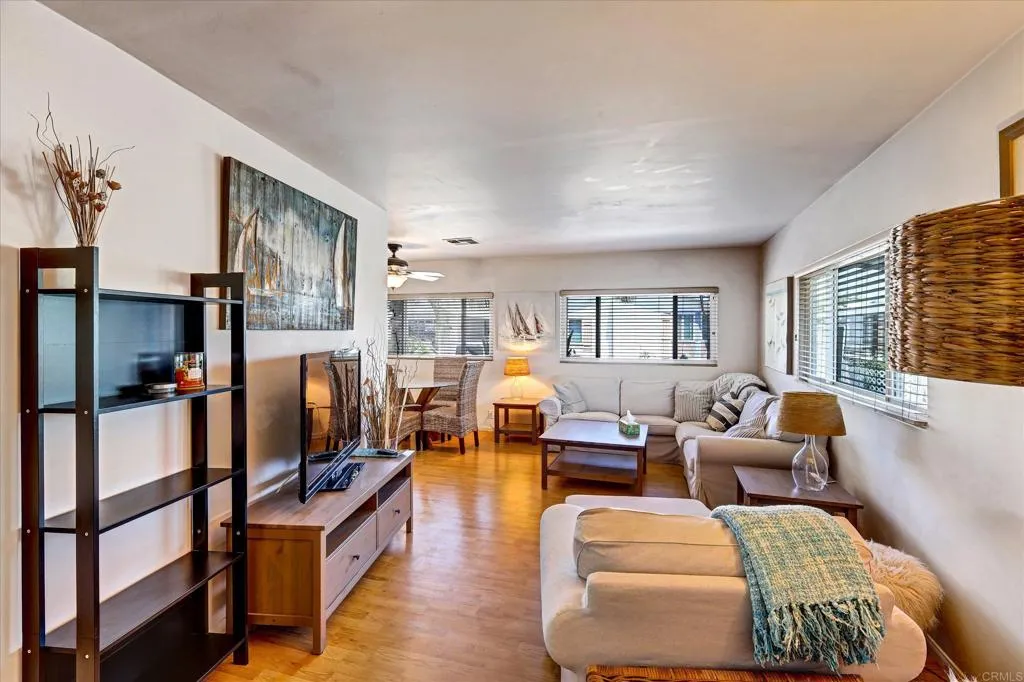 https://cdn.realtyfeed.com/cdn/127/306780803/212d189558f5ec719cfa2d81edd47cbb.webp