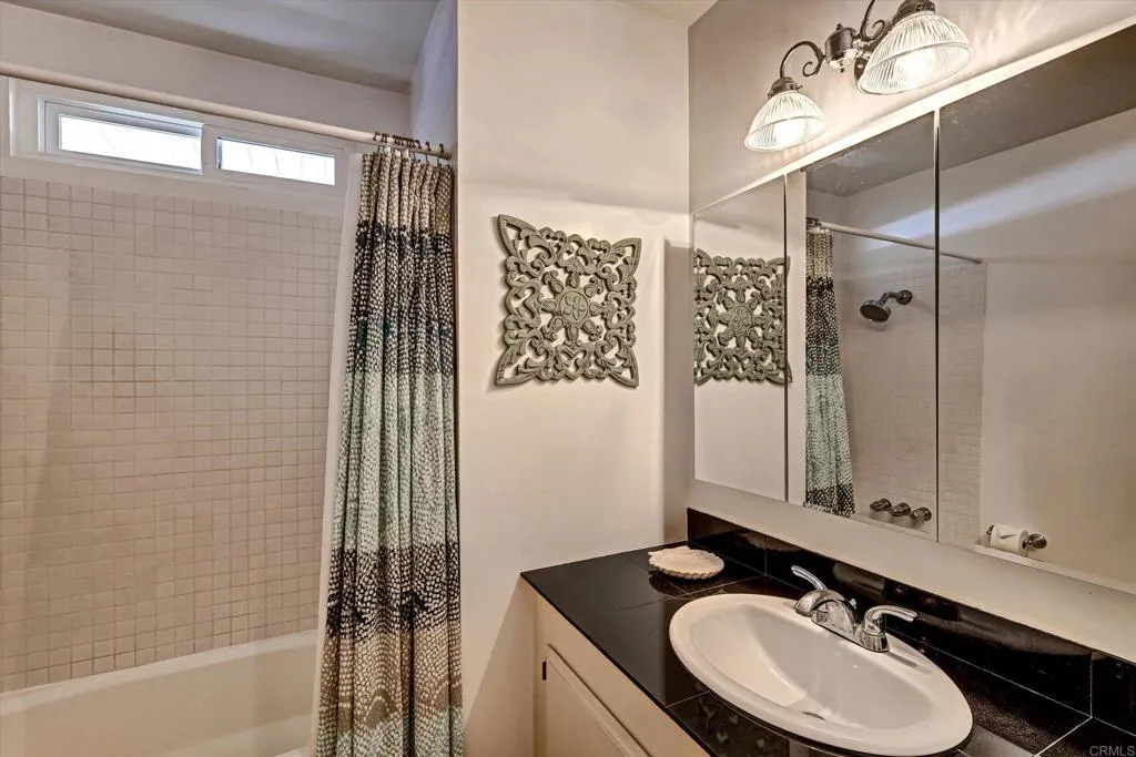 https://cdn.realtyfeed.com/cdn/127/306780803/901409c26b4e4e32f8bae02b1d76eac6.webp