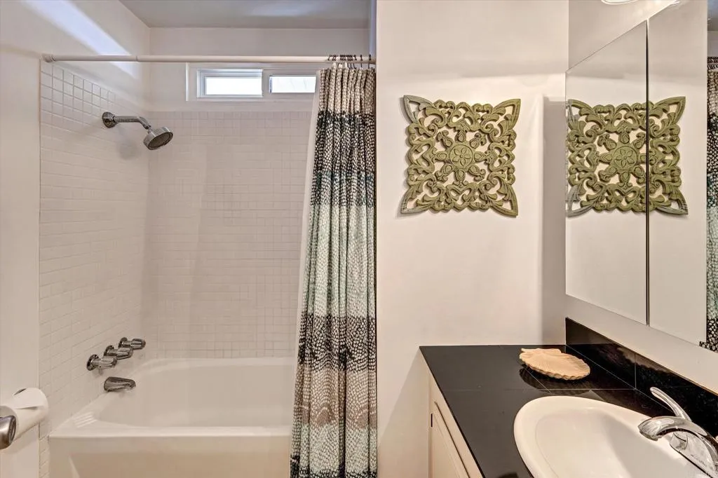 https://cdn.realtyfeed.com/cdn/127/306780803/deaa256bed1881bd065798845f2a0537.webp