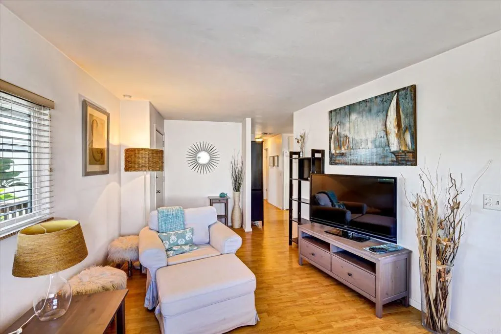 https://cdn.realtyfeed.com/cdn/127/306780803/f08730686db855e2b77c098df18a4f9a.webp