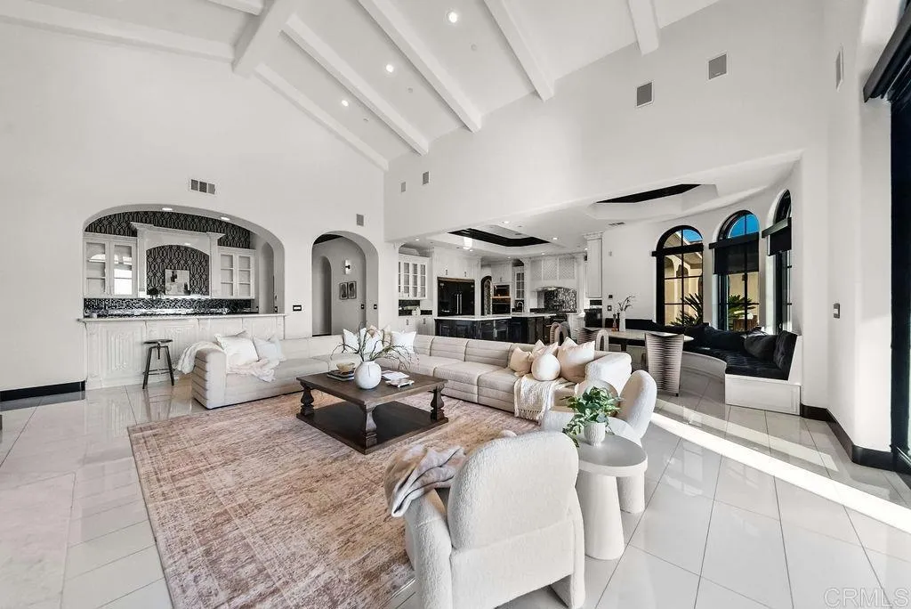 https://cdn.realtyfeed.com/cdn/127/306780817/0381121852677040d46538bb8be60e1b.webp