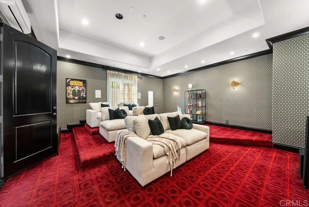 https://cdn.realtyfeed.com/cdn/127/306780817/0aba9f14aa1db002a2fc6499f54e23a5.webp