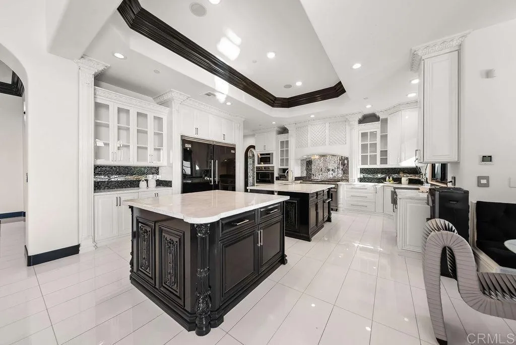 https://cdn.realtyfeed.com/cdn/127/306780817/12edf59af43c44453c1275303b62f2e3.webp