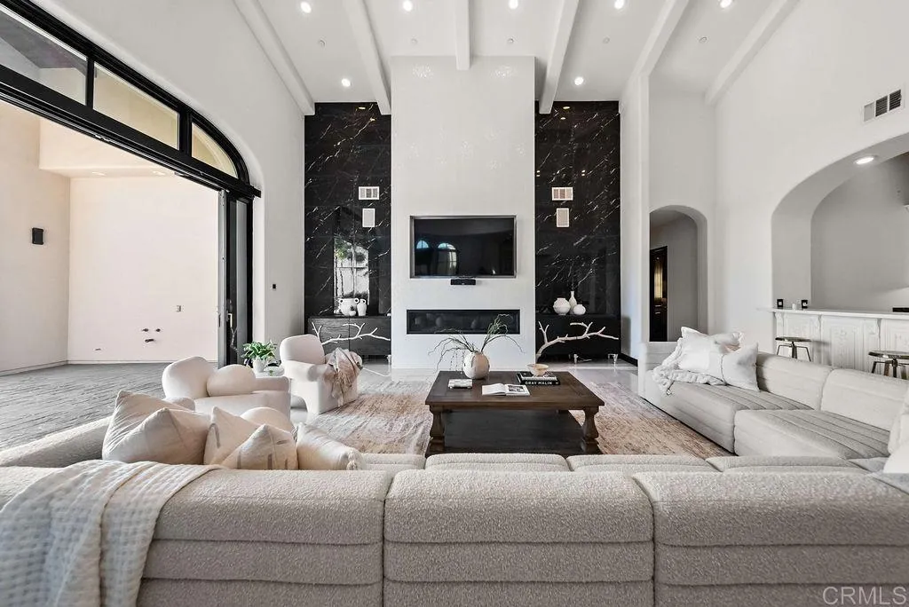 https://cdn.realtyfeed.com/cdn/127/306780817/288a04f4e203a7cf3e0938687732a4b2.webp