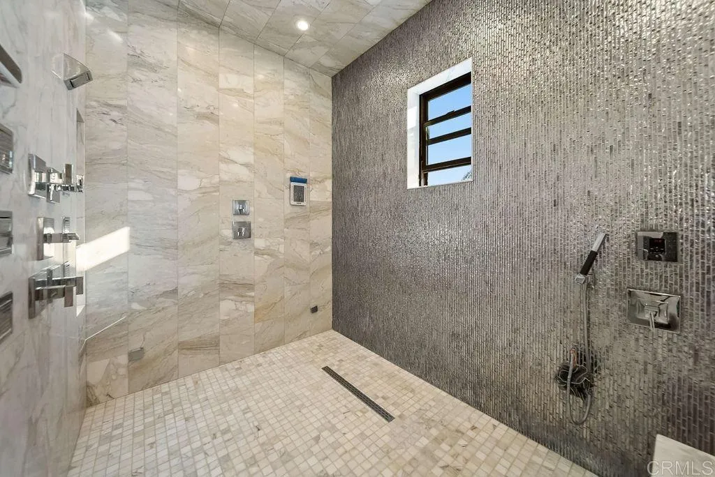 https://cdn.realtyfeed.com/cdn/127/306780817/2a6484614e571df0ac0a1eff26599c18.webp