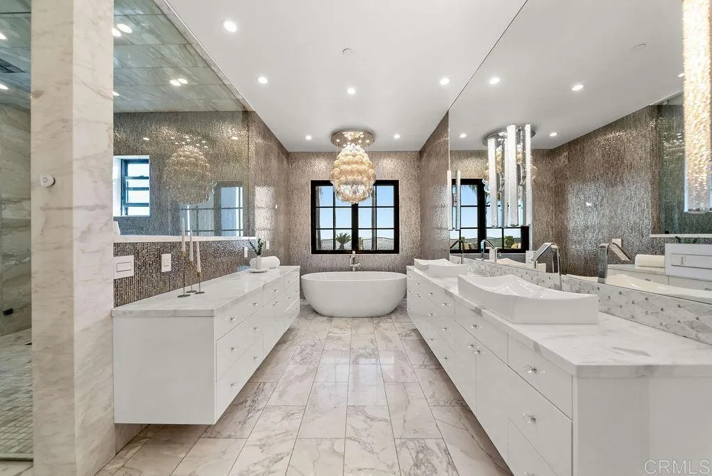 https://cdn.realtyfeed.com/cdn/127/306780817/2e15f7f60fb3d4f76c69da0b2d4f13ce.webp
