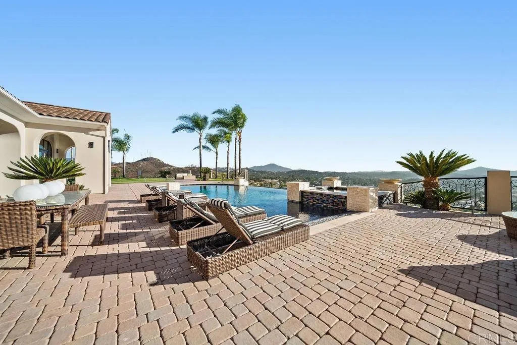 https://cdn.realtyfeed.com/cdn/127/306780817/30419998c717033e375c1784c6768ea0.webp