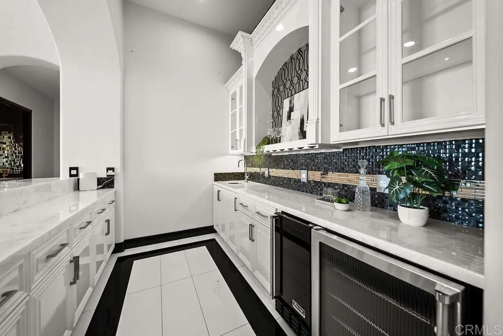 https://cdn.realtyfeed.com/cdn/127/306780817/33b30ee0c43353d9233596837c1133ed.webp