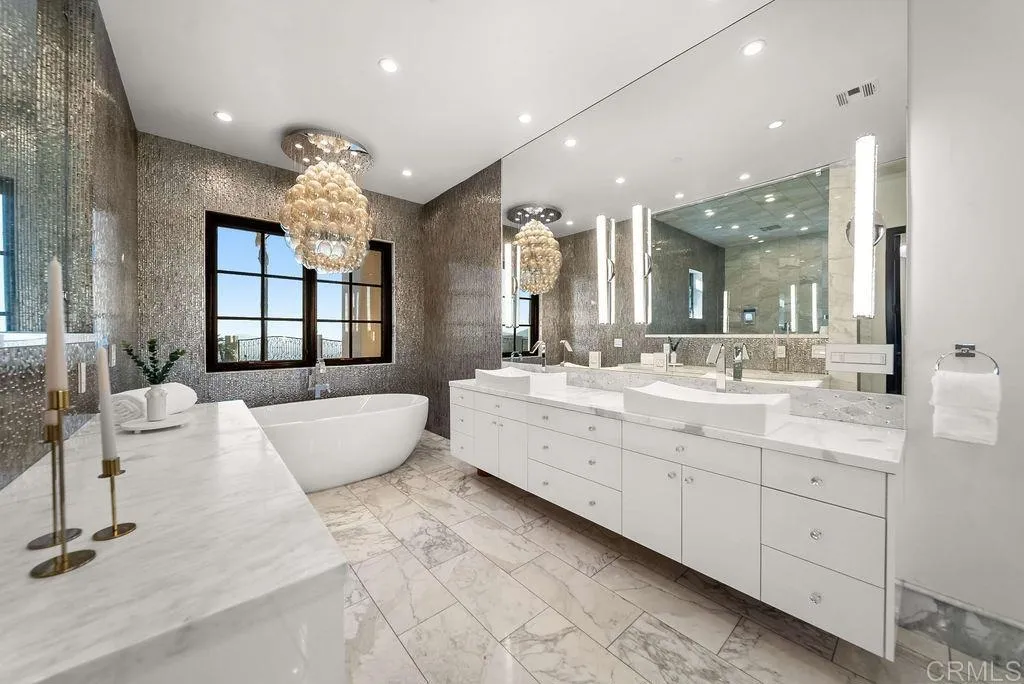 https://cdn.realtyfeed.com/cdn/127/306780817/4369af8f2cea0236e0b95c7a9a8a9d1e.webp