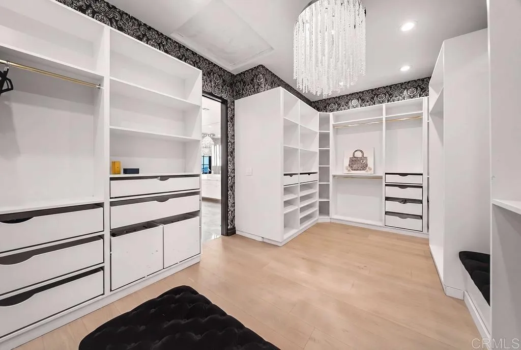 https://cdn.realtyfeed.com/cdn/127/306780817/7ae3f1df72ba2454c2da5f9258a9c593.webp