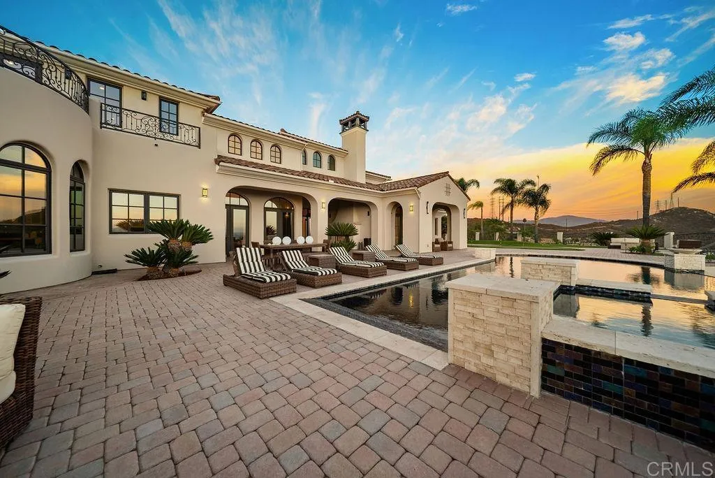 https://cdn.realtyfeed.com/cdn/127/306780817/932025ad2ab377c5407ba04208bffb0b.webp