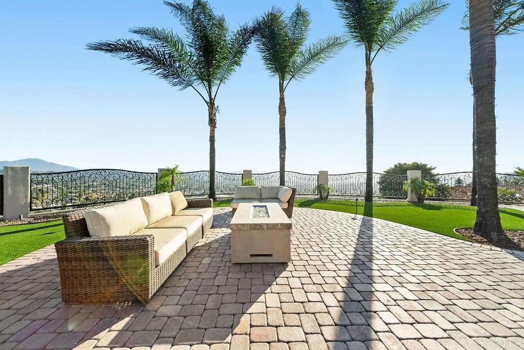 https://cdn.realtyfeed.com/cdn/127/306780817/c05465d3a1faa3a559ee7ea40110aa45.webp