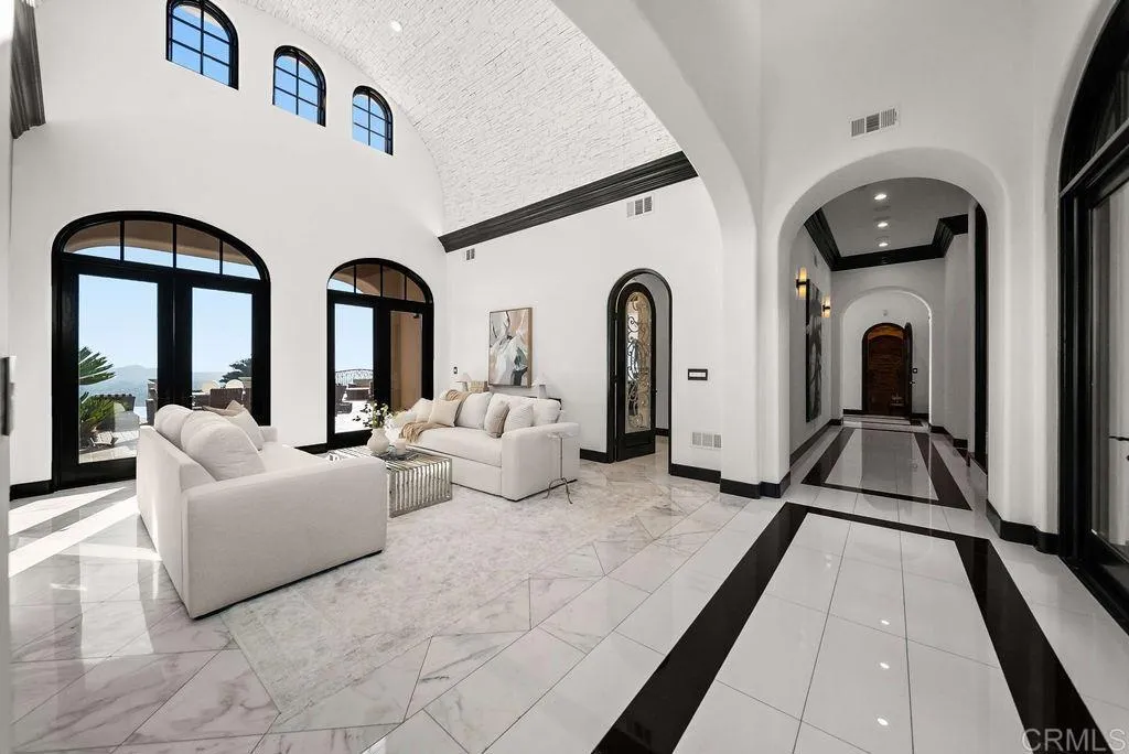 https://cdn.realtyfeed.com/cdn/127/306780817/ce693ad5ce20a02d78ccca5096f0c326.webp