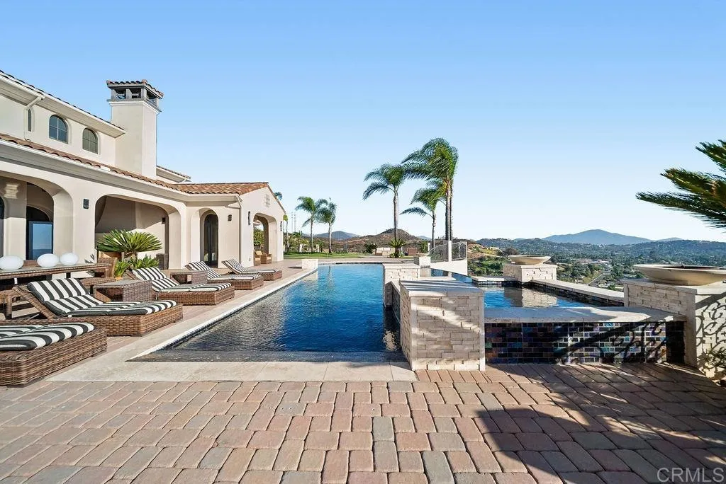 https://cdn.realtyfeed.com/cdn/127/306780817/f7deb76d402f8c38a8dcead50caabdb9.webp