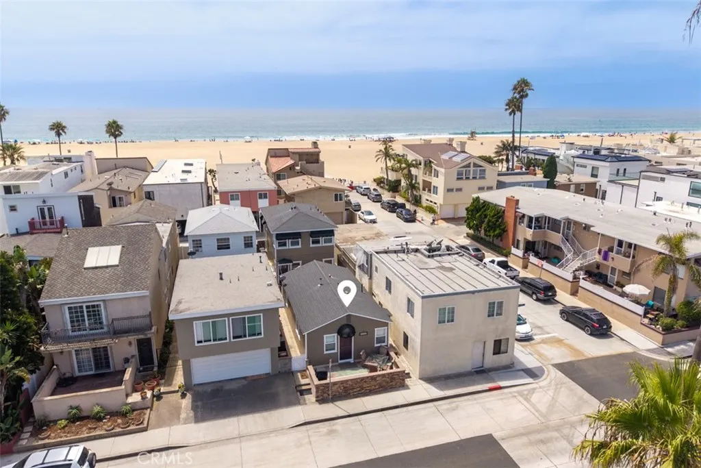 1527 W Balboa