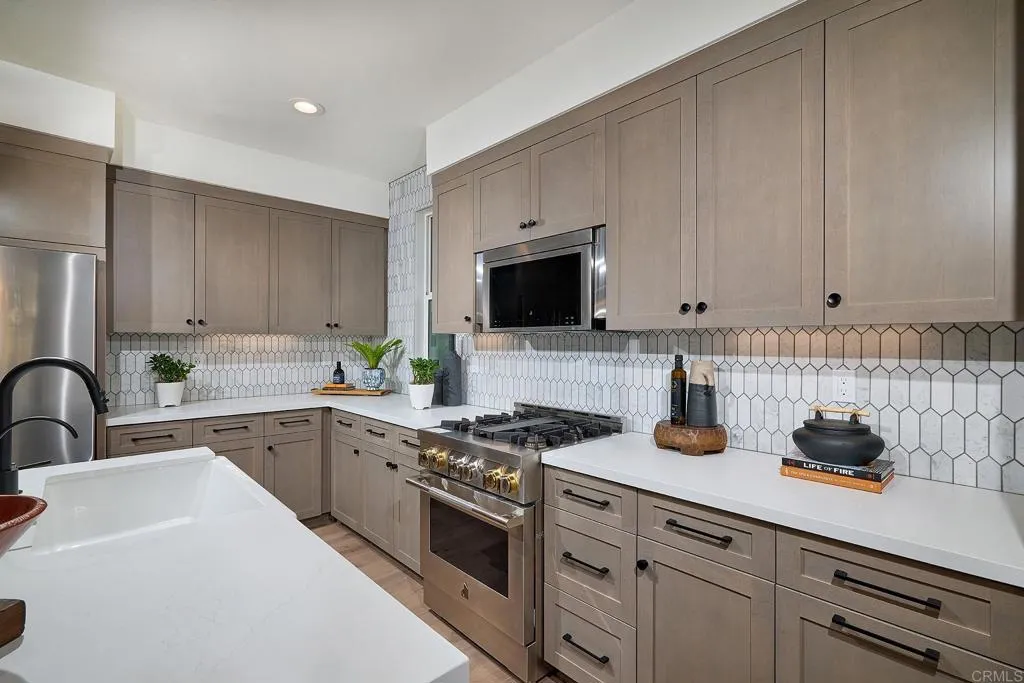 https://cdn.realtyfeed.com/cdn/127/306780880/b8708f9ddd054249bcc4d1a796162d9b.webp