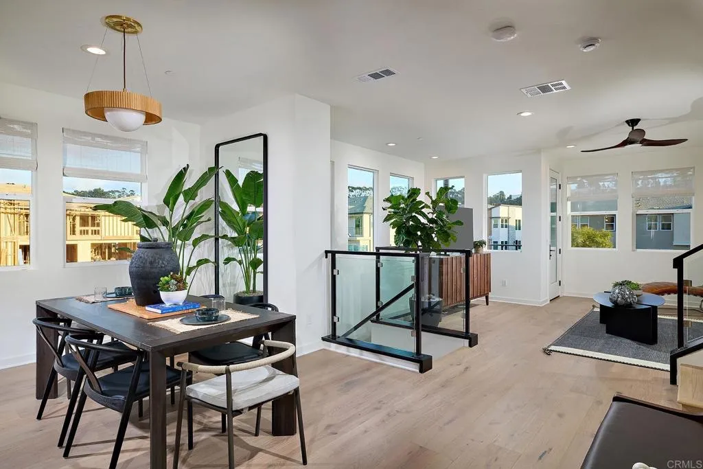 https://cdn.realtyfeed.com/cdn/127/306780880/cf465ca30c2f4d71cbffba7d236df675.webp
