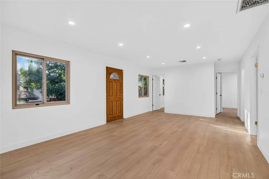 Tujunga, CA 91042