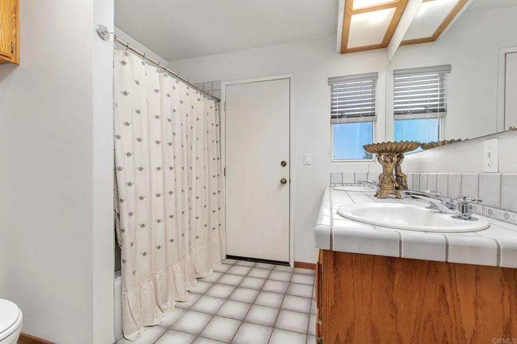 https://cdn.realtyfeed.com/cdn/127/306781025/2cd557011b43c5cb8b1ec44a2f6267f5.webp