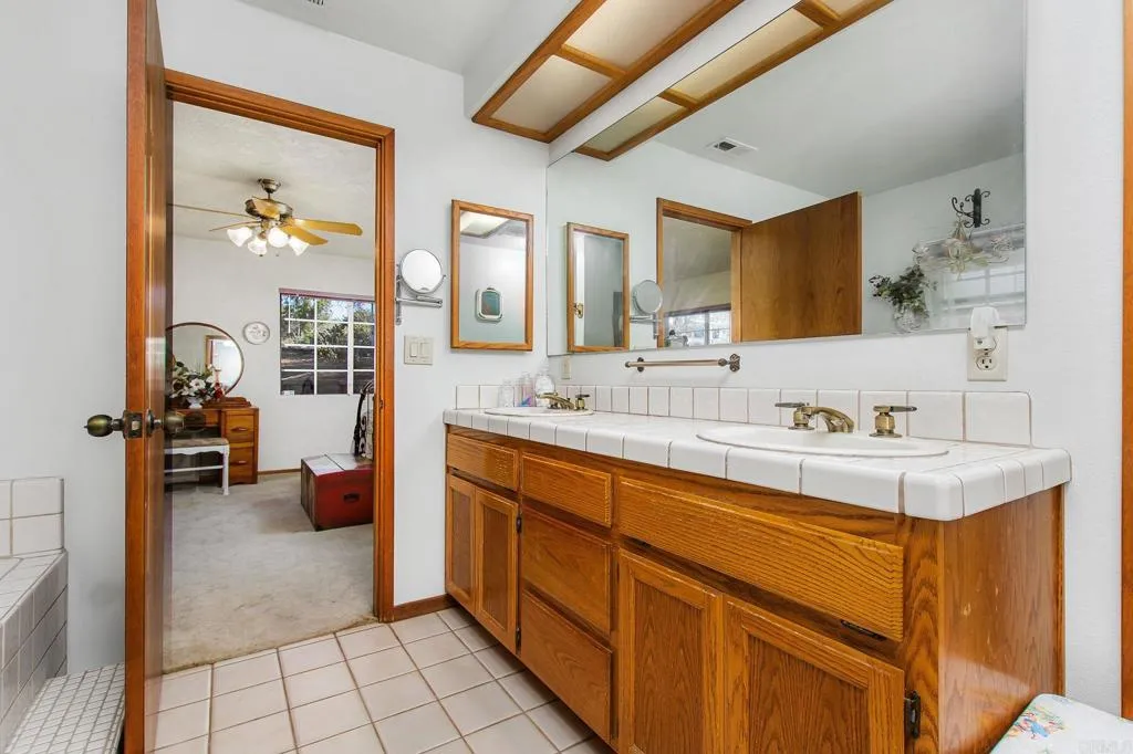 https://cdn.realtyfeed.com/cdn/127/306781025/31891aec422f6d198b9305405f23cb72.webp