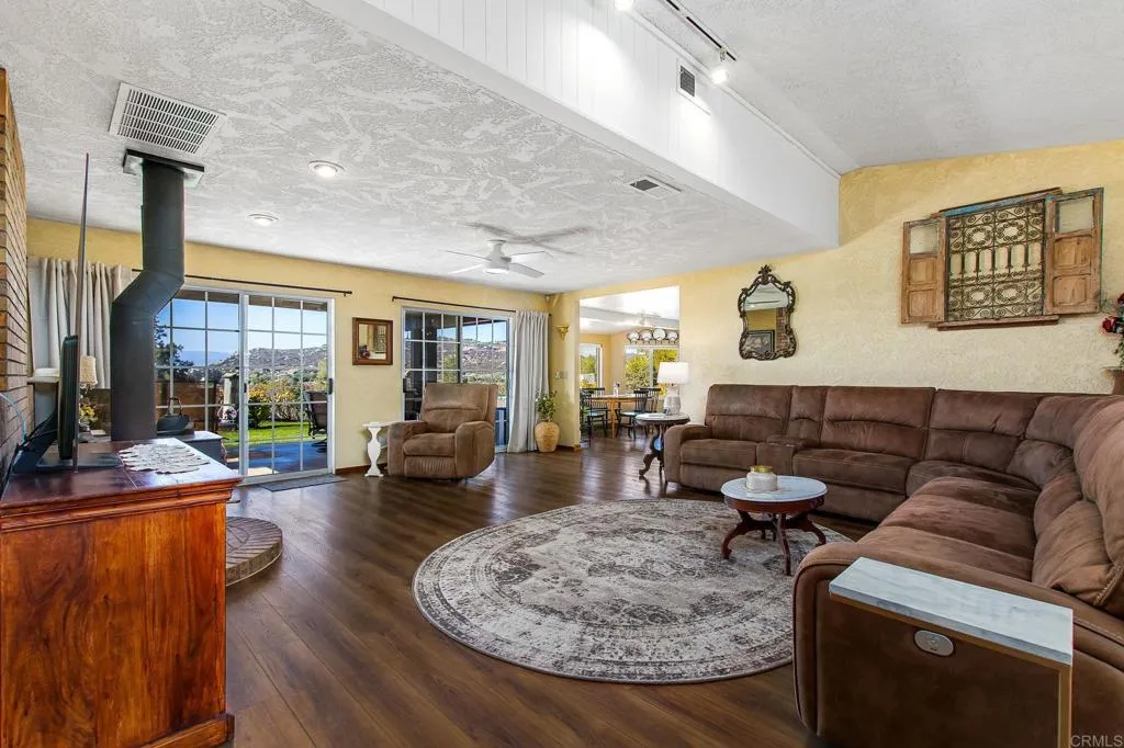 https://cdn.realtyfeed.com/cdn/127/306781025/4a8106082caf2b7508abad181974d09c.webp