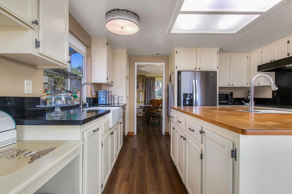 https://cdn.realtyfeed.com/cdn/127/306781025/55e358965a8fff76eed520c0d7785fff.webp