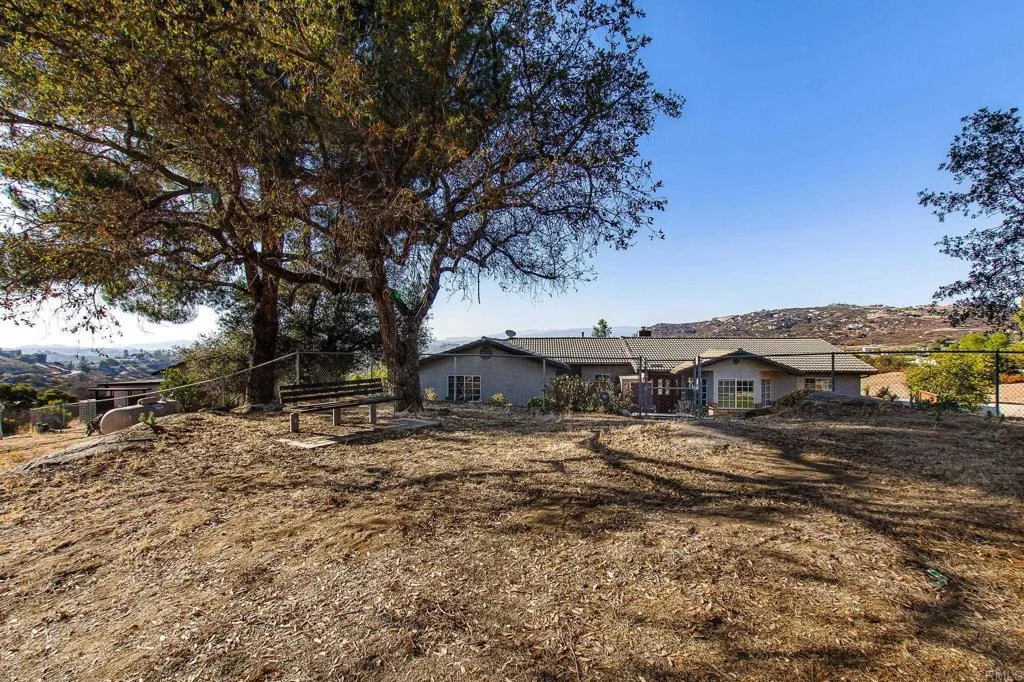https://cdn.realtyfeed.com/cdn/127/306781025/730efa47a8042f3d0b70e91e7ca78249.webp