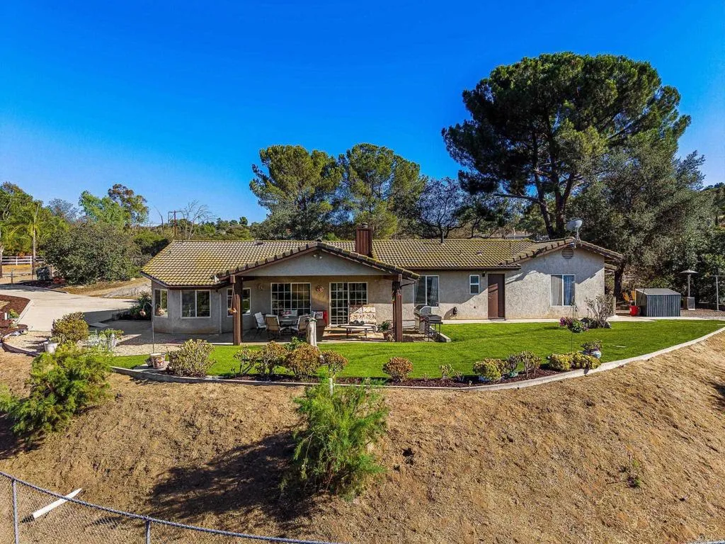 https://cdn.realtyfeed.com/cdn/127/306781025/82ff5ef5727b736f451177e256dee8be.webp