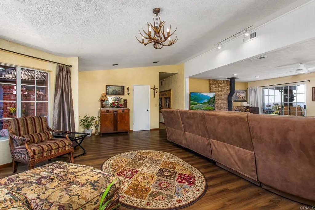https://cdn.realtyfeed.com/cdn/127/306781025/9e3302325860b1f20d9a50bcfd009f59.webp