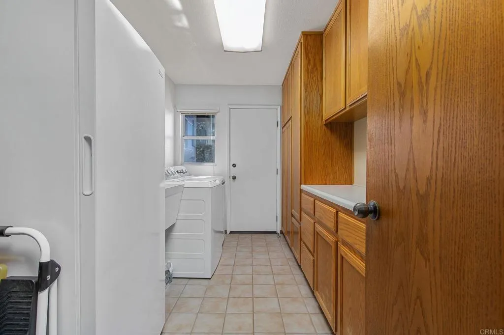 https://cdn.realtyfeed.com/cdn/127/306781025/b8b175990dd54d8cee94c9db7b634e9f.webp