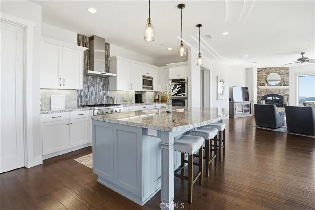 https://cdn.realtyfeed.com/cdn/127/306781108/05dd10480f74478ed1a734497a1f1e03.webp