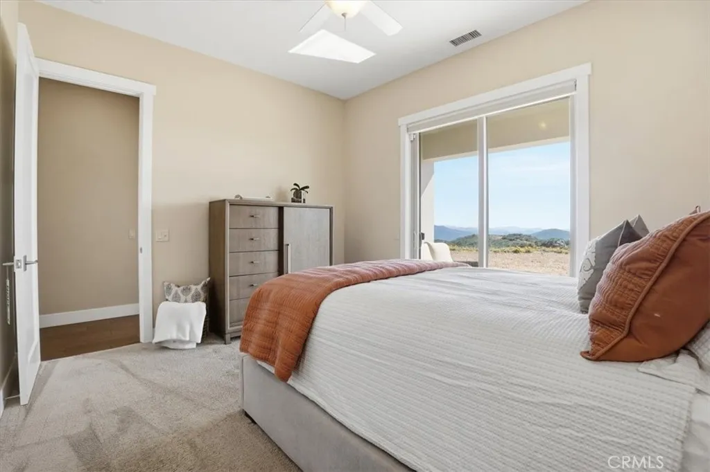 https://cdn.realtyfeed.com/cdn/127/306781108/5f892062aec8c96c2500d9285c779711.webp