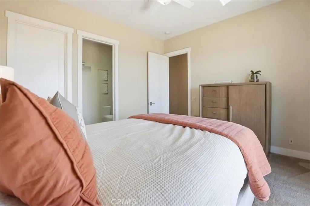 https://cdn.realtyfeed.com/cdn/127/306781108/857675d3ad66f2c22669bc3dcc536bf3.webp