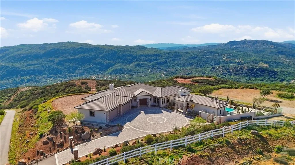 https://cdn.realtyfeed.com/cdn/127/306781108/90aeee7d04d1e0e5fed19b2bd230816c.webp
