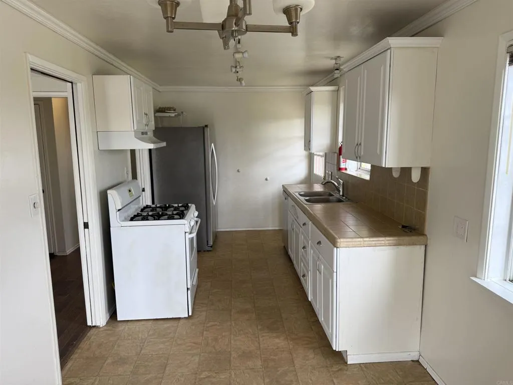 https://cdn.realtyfeed.com/cdn/127/306781150/88015de8608a20153bdeb856ca2f0042.webp
