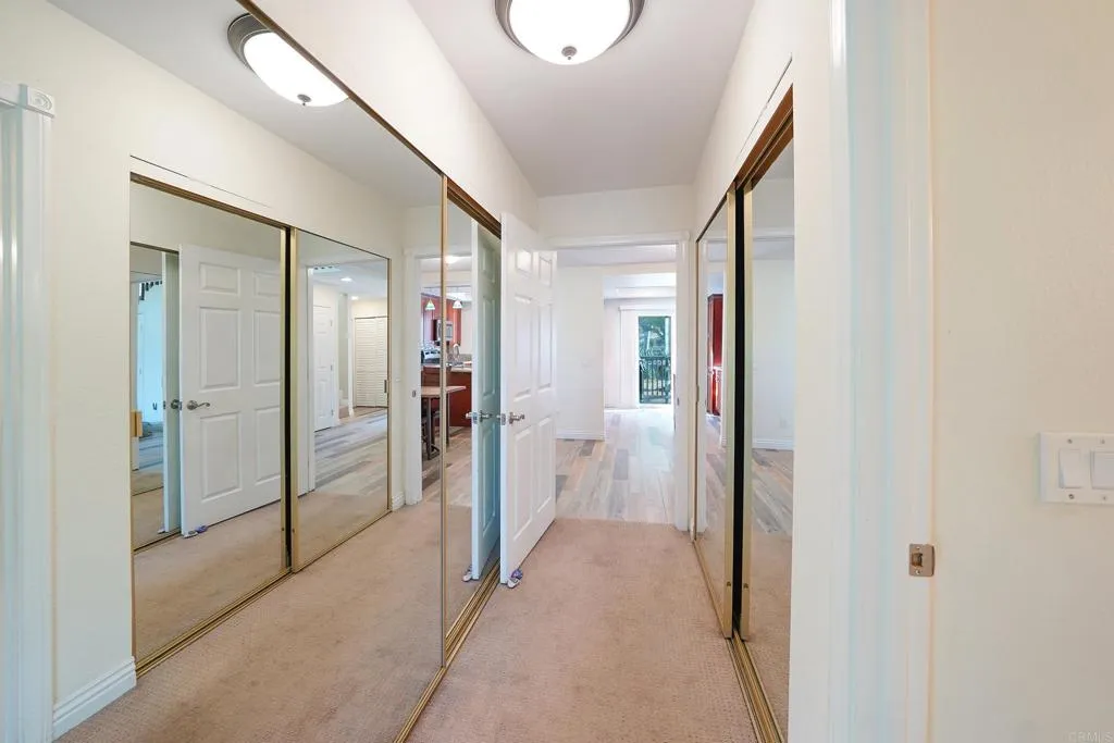 https://cdn.realtyfeed.com/cdn/127/306781169/40b29c6be6fc44a692511414ae96cd42.webp