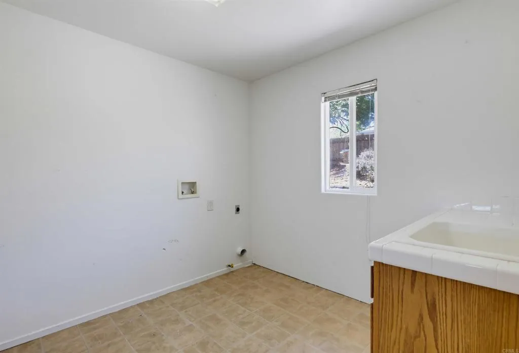 https://cdn.realtyfeed.com/cdn/127/306781170/0a3df48979f5cfe83f3c0a754ed566d8.webp