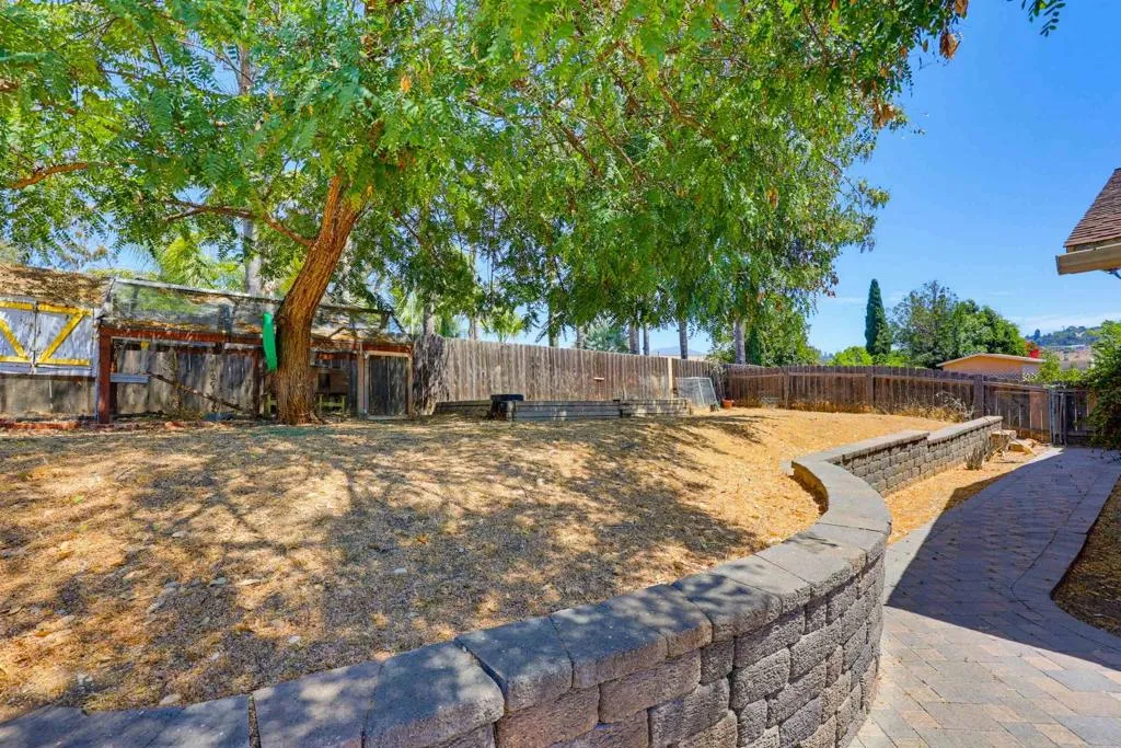 https://cdn.realtyfeed.com/cdn/127/306781170/957a18a49b5748fbe038d8b448516550.webp