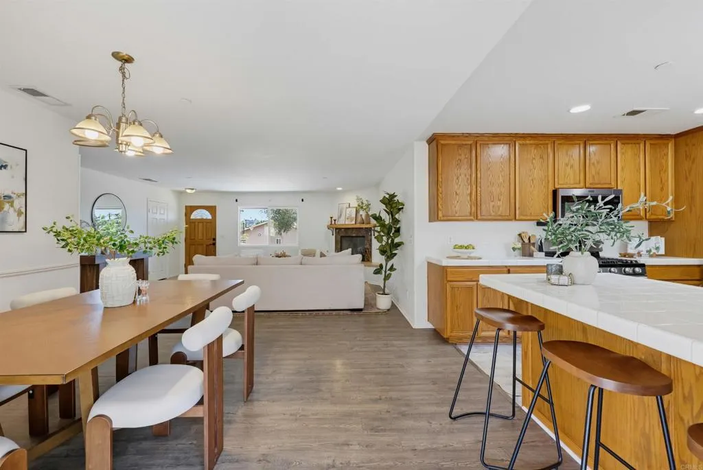 https://cdn.realtyfeed.com/cdn/127/306781170/c8e28cb64b269b95e9f5a69f2b70bf82.webp
