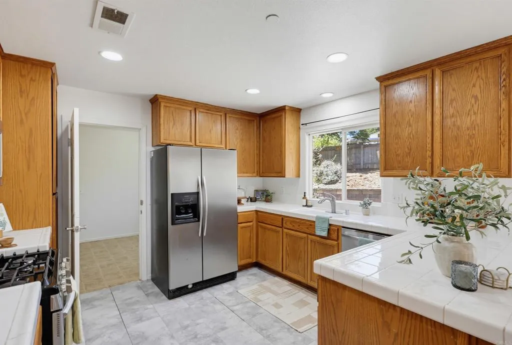 https://cdn.realtyfeed.com/cdn/127/306781170/d793aa07441070c18531c213cff68247.webp