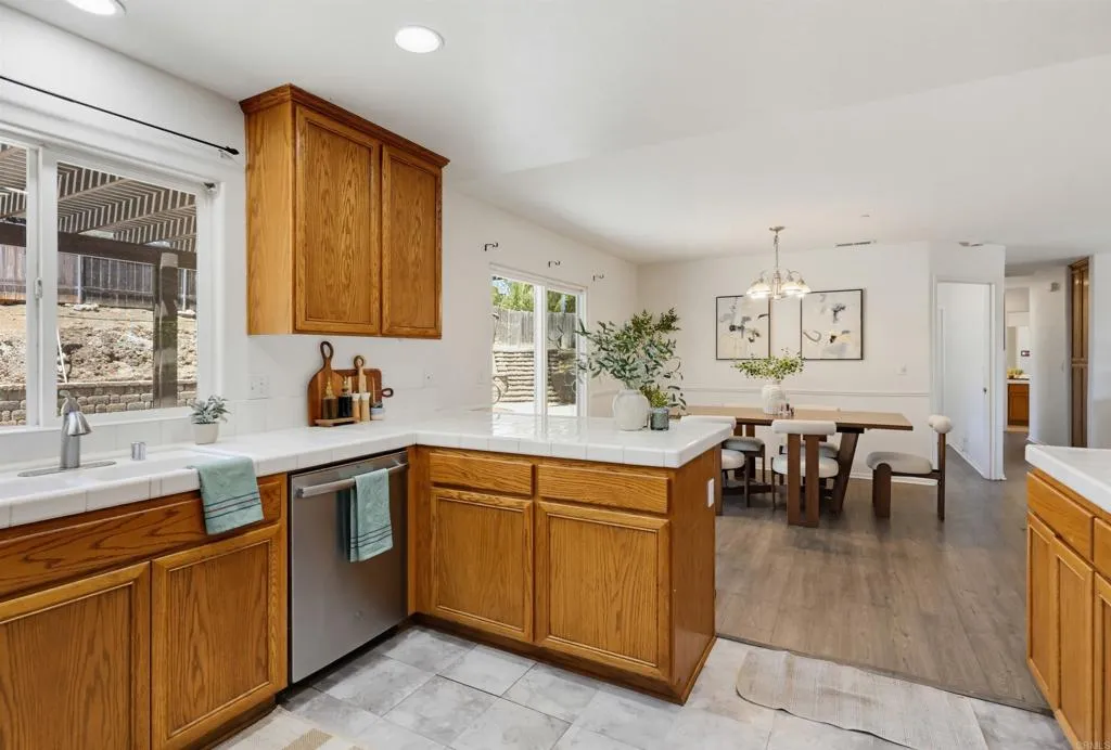 https://cdn.realtyfeed.com/cdn/127/306781170/f97888ea665d9f7cbc2846cb23c7995e.webp