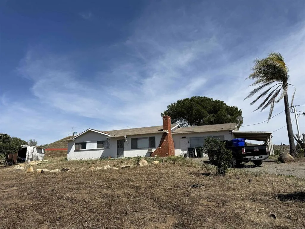 2279 Vista Grande, Unincorporated, CA 92084 - Photo 4 of 7, Unincorporated, CA