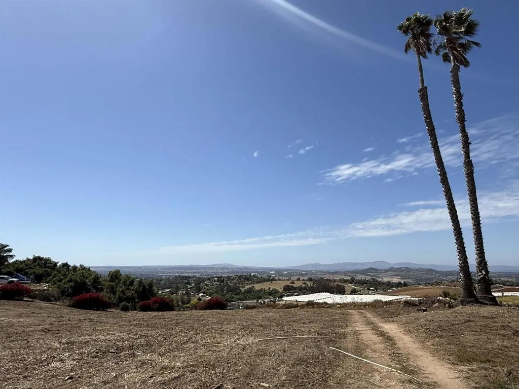 2279 Vista Grande, Unincorporated, CA 92084 - Photo 2 of 7, Unincorporated, CA