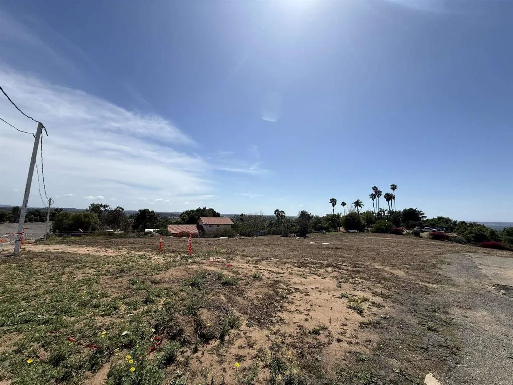 2279 Vista Grande, Unincorporated, CA 92084 - Photo 3 of 7, Unincorporated, CA