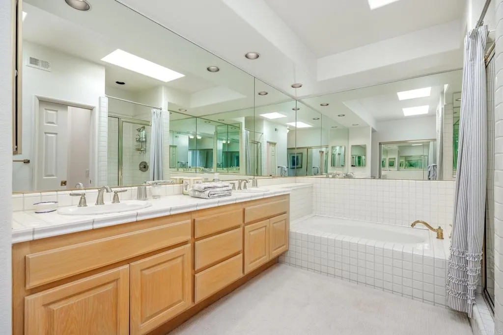 https://cdn.realtyfeed.com/cdn/127/306781357/2884e2f76badc5dcde604bfbcab395b0.webp