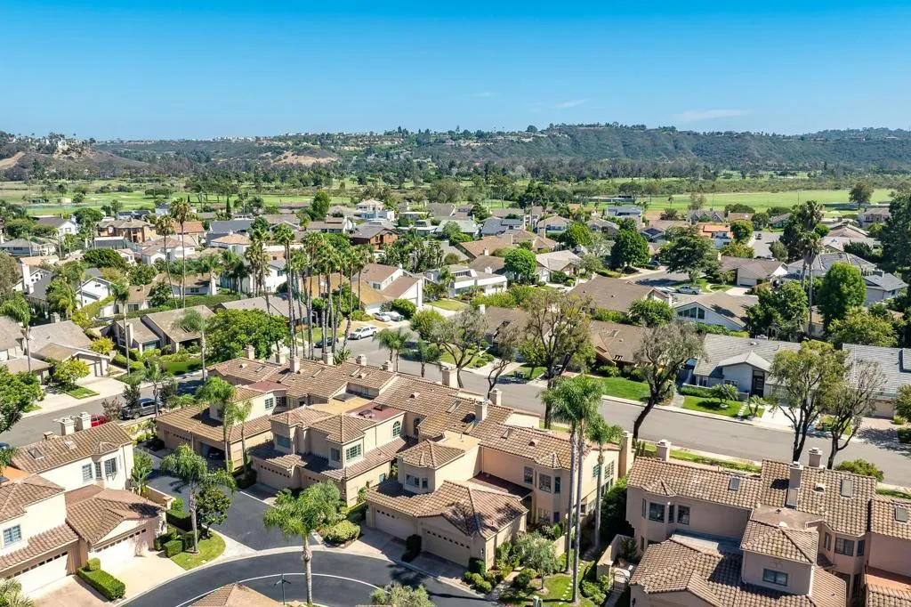 https://cdn.realtyfeed.com/cdn/127/306781357/3946d79a7244e285d55baa2277d56022.webp