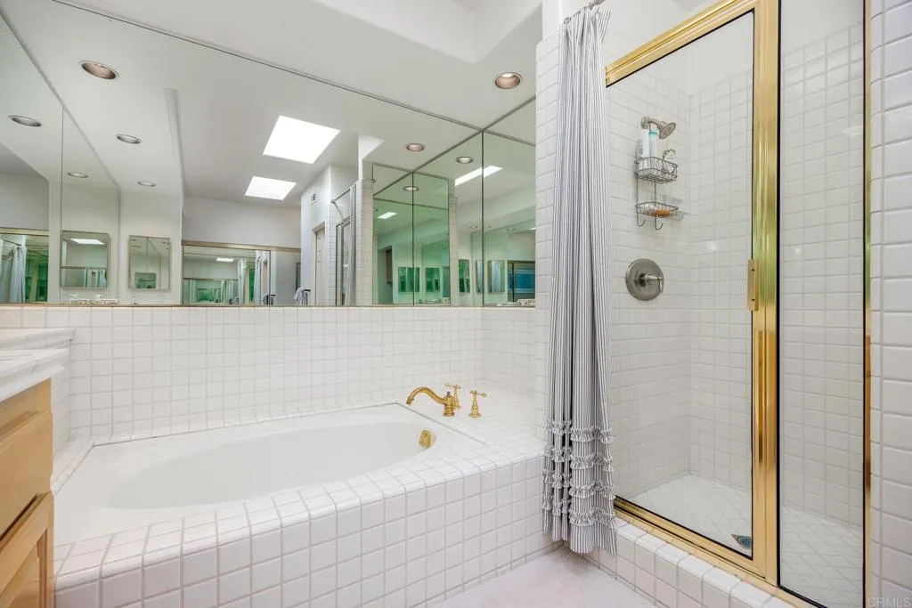 https://cdn.realtyfeed.com/cdn/127/306781357/8b5f0cc5e2d131b04048d6b31b6c4bd9.webp