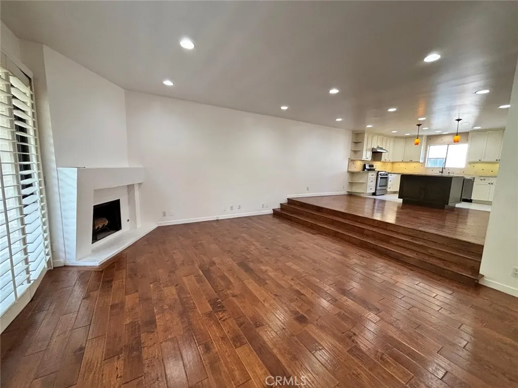 Woodland Hills, CA 91367