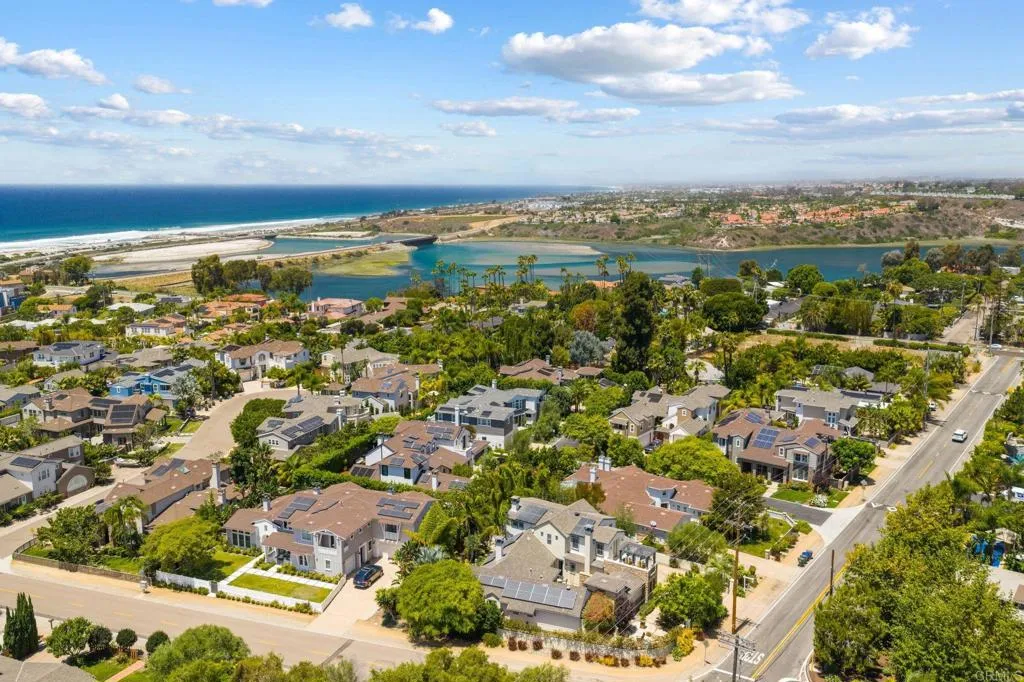 https://cdn.realtyfeed.com/cdn/127/306781481/104a0745bc23f80d60878846ba058bf0.webp